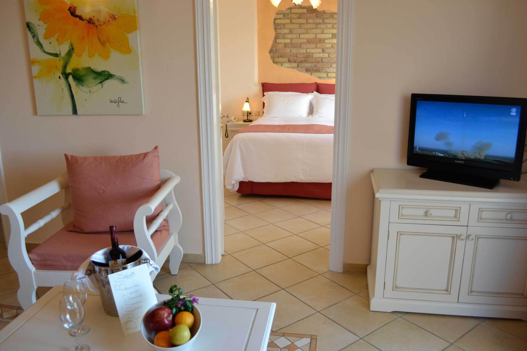 Delfino Blu Wellness Boutique Hotel Агиос Стефанос Экстерьер фото