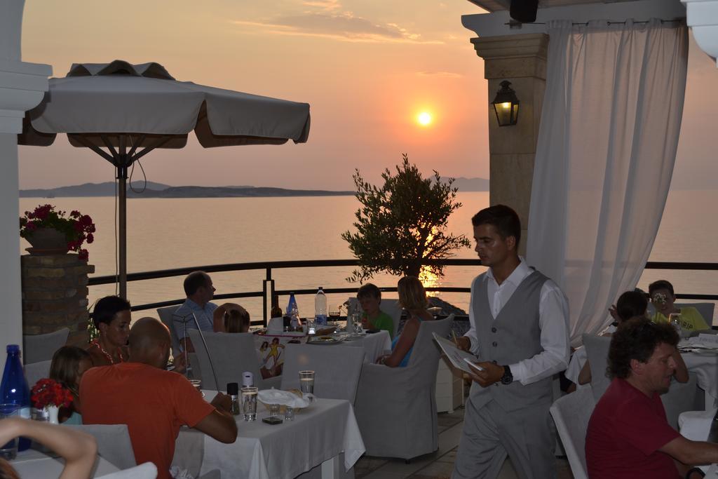 Delfino Blu Wellness Boutique Hotel Агиос Стефанос Экстерьер фото